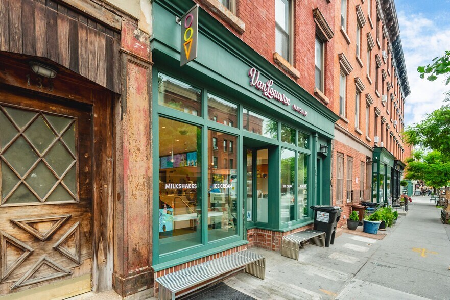 More Photos Of 136 Franklin St, Brooklyn Apartments For Sale