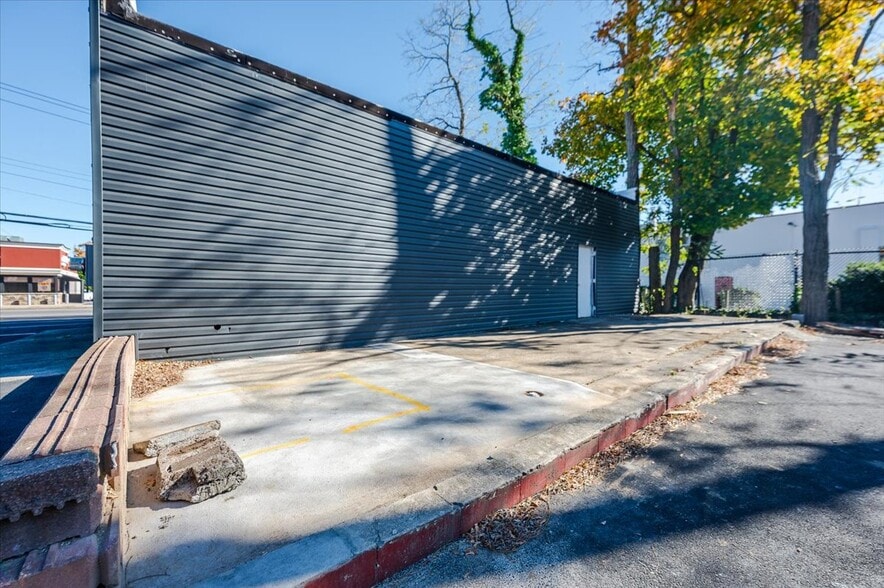 More Photos Of 304 Larkfield Rd, East Northport Freestanding For Sale