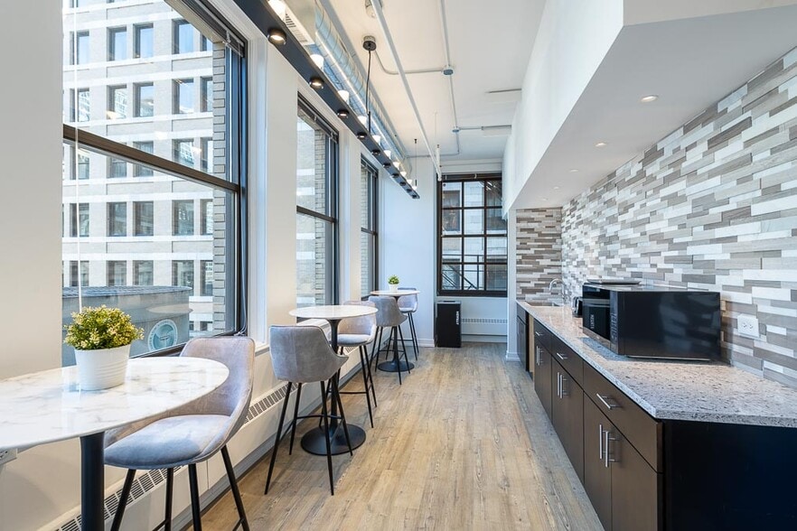 More Photos Of 17 N State St, Chicago Office For Lease