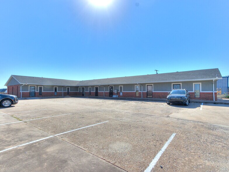 More Photos Of 7030 W Wilshire Blvd, Oklahoma City Storefront Retail Office For Lease
