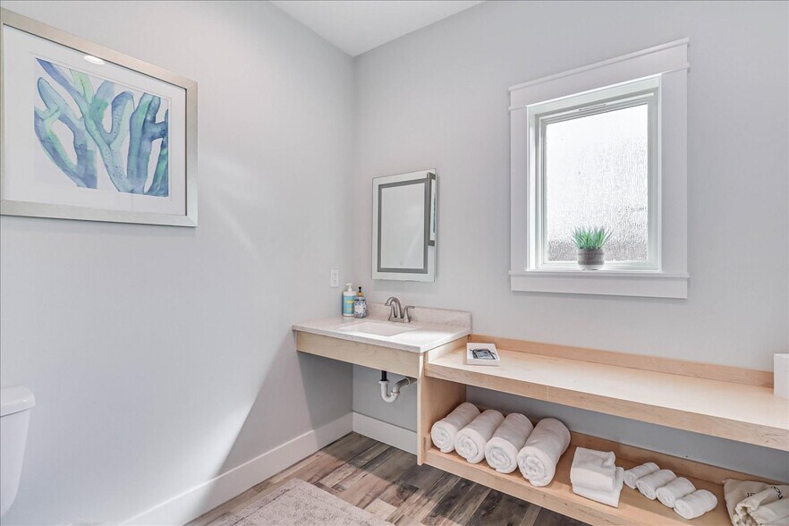 More Photos Of 121 Cut Off Rd, Port Aransas Office Residential For Sale