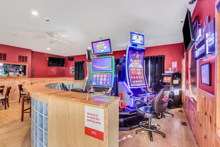 More Photos Of 2816 Route 120, Mchenry Restaurant For Sale