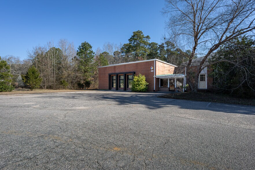 More Photos Of 1434 Farrington Rd, Apex Light Manufacturing For Sale