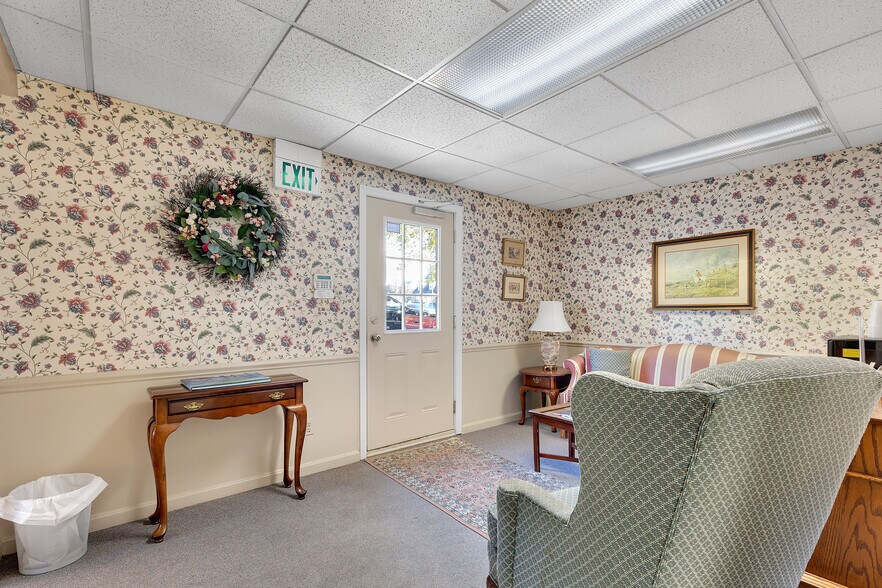 More Photos Of 300 Allegheny Ave, Towson Office For Sale
