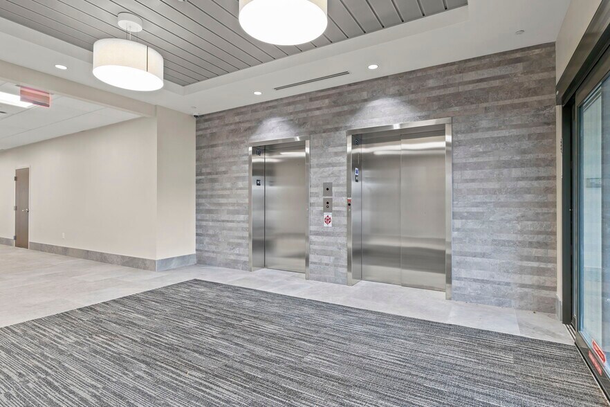 More Photos Of 6455 W Campus Oval, New Albany Medical For Lease