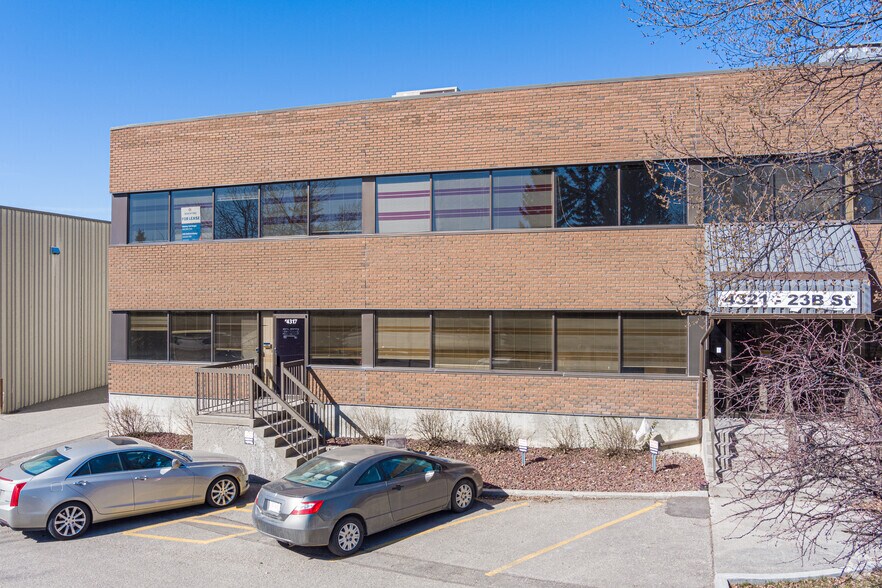 More Photos Of 2443 42 Av NE, Calgary Light Distribution For Lease