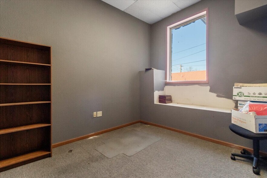 More Photos Of 302 E Washington Ave, Ava General Retail For Sale