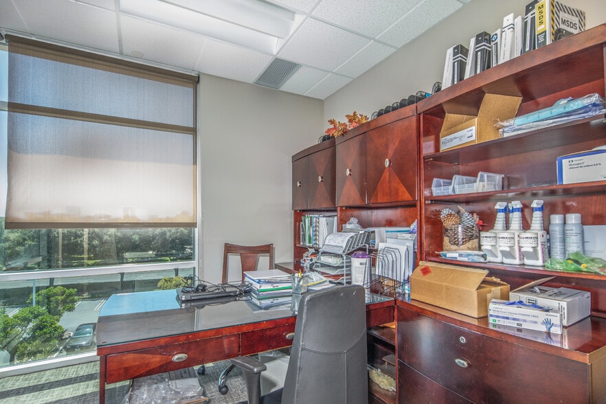 More Photos Of 113 Waterworks Way, Irvine Medical For Sale