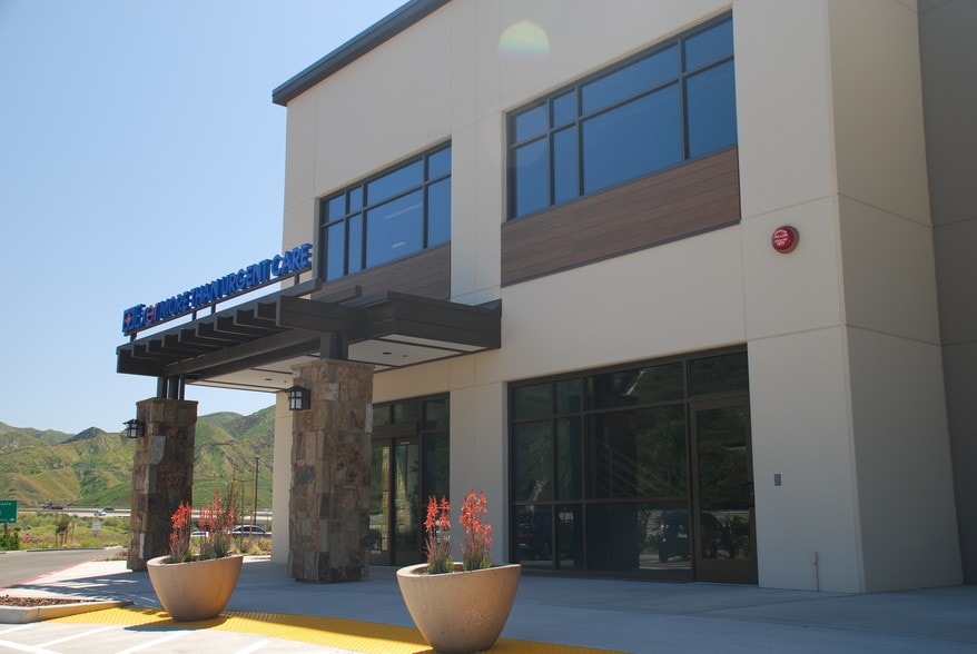 More Photos Of 14550 W Soledad Canyon Rd, Santa Clarita Storefront Retail Office For Lease