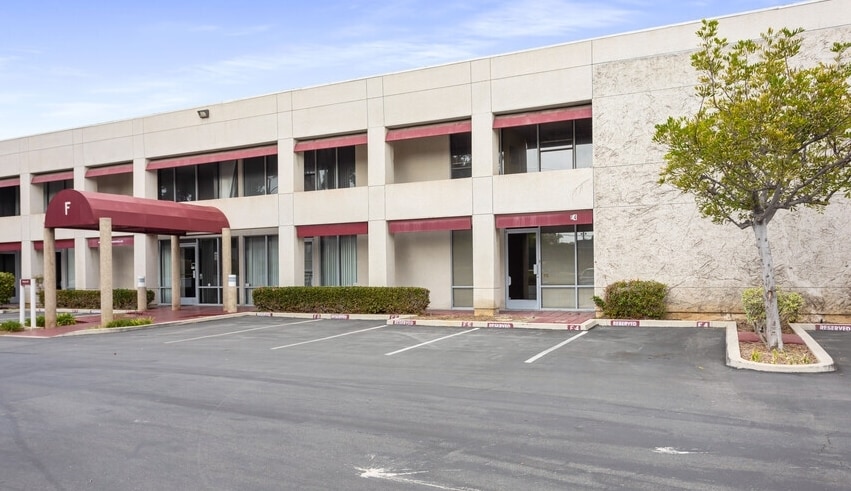 More Photos Of 711 W 17th St, Costa Mesa Light Manufacturing For Sale