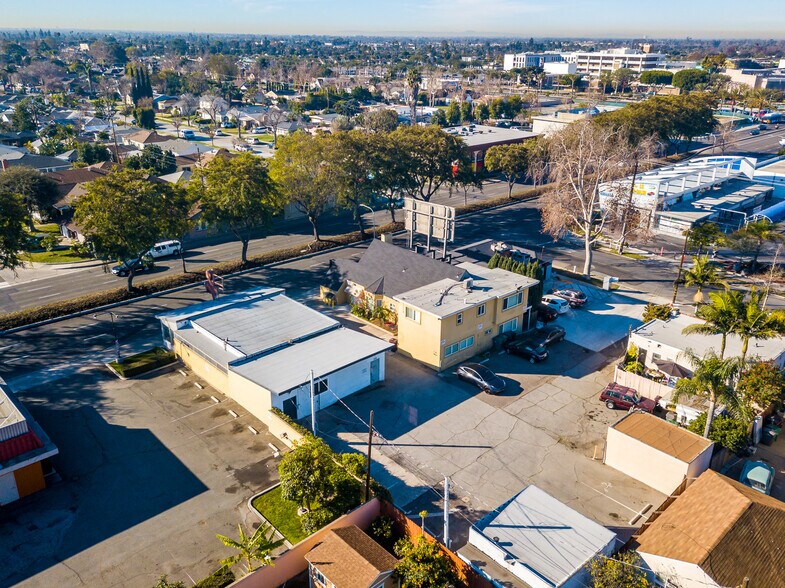 More Photos Of 1139 W 17th St, Santa Ana Freestanding For Lease