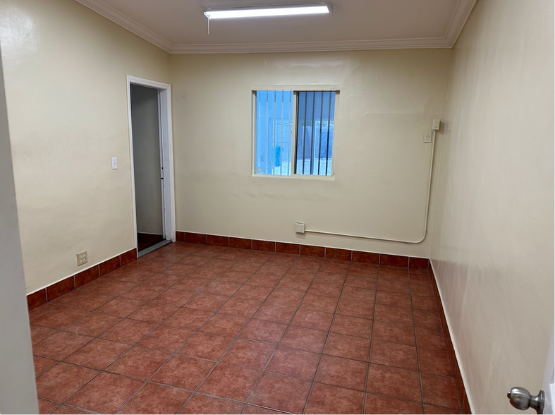 More Photos Of 13173 Van Nuys Blvd, Pacoima Storefront Retail Office For Sale