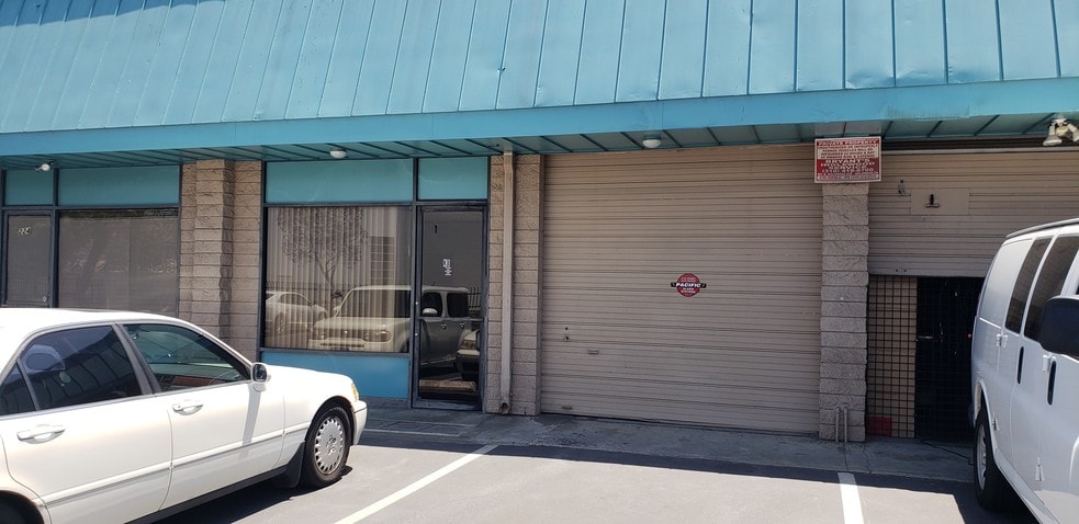 More Photos Of 220-230 W Florence Ave, Inglewood Manufacturing For Lease