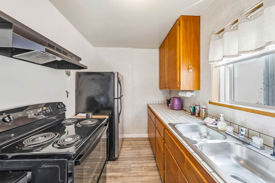 More Photos Of 542 Pacific Ave, Brookings Multifamily For Sale