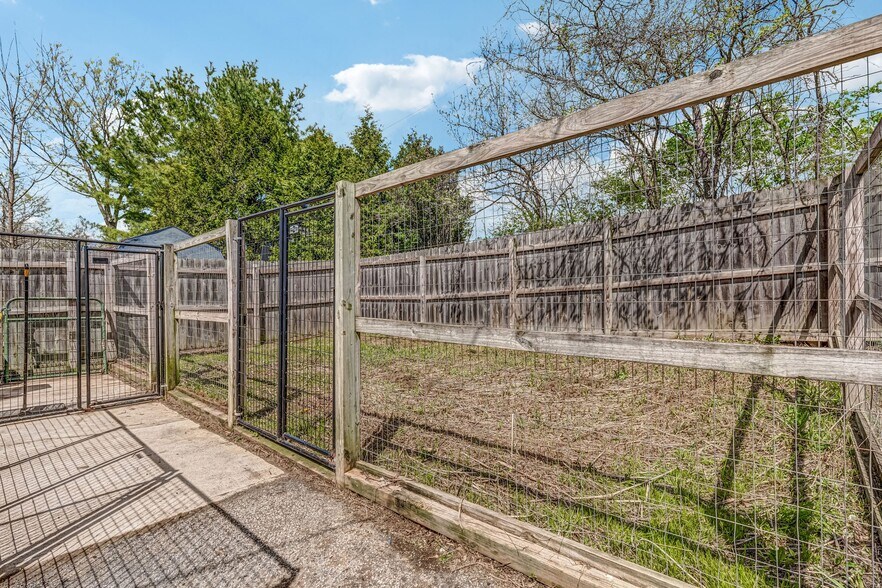More Photos Of 1344 E 500 N, Albion Veterinarian Kennel For Sale