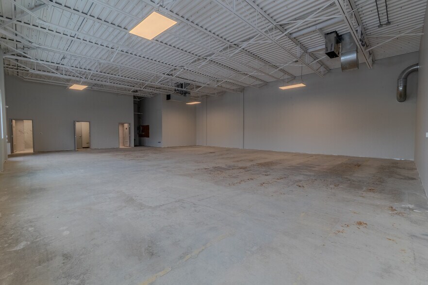 More Photos Of 510 Weber St N, Waterloo Warehouse For Lease