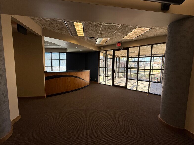 More Photos Of 6940 S Utica Ave, Tulsa Office For Sale