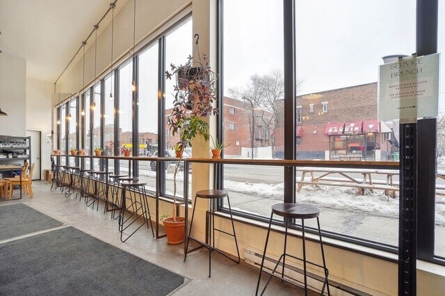 More Photos Of 751 Rue Jarry E, Montréal Fast Food For Sale
