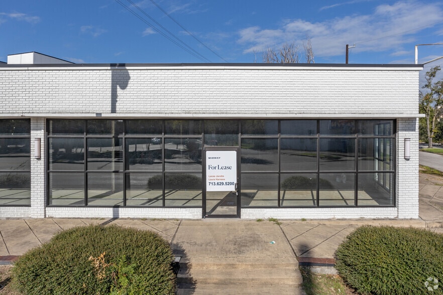 More Photos Of 4608 Almeda Rd, Houston Freestanding For Lease