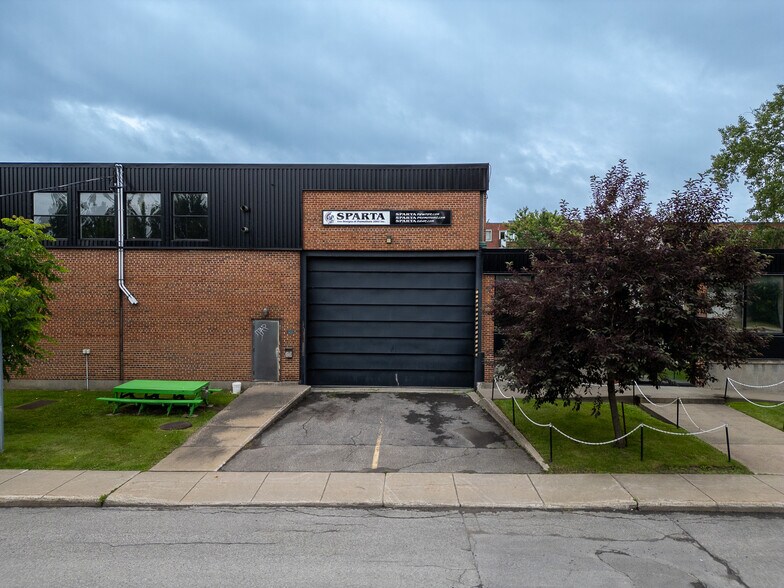 More Photos Of 9246 St Boivin, Montréal Manufacturing For Sale