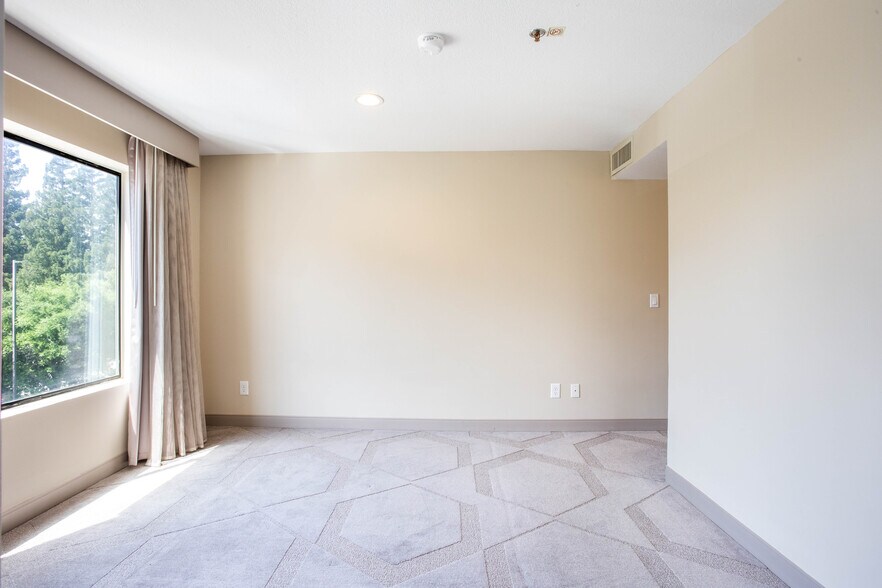 More Photos Of 11260 Point East Dr, Rancho Cordova Apartments For Sale