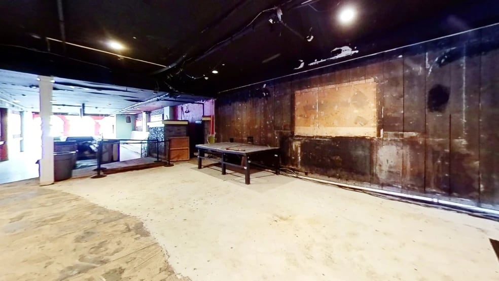 More Photos Of 43 E Main St, Smithtown Bar For Lease