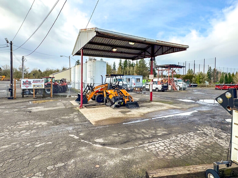 More Photos Of 185 W Main St, Hillsboro Service For Lease
