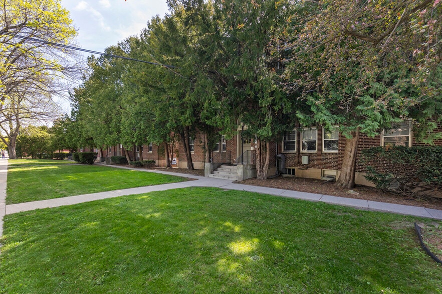 More Photos Of 2821 Monroe St, Madison Apartments For Sale