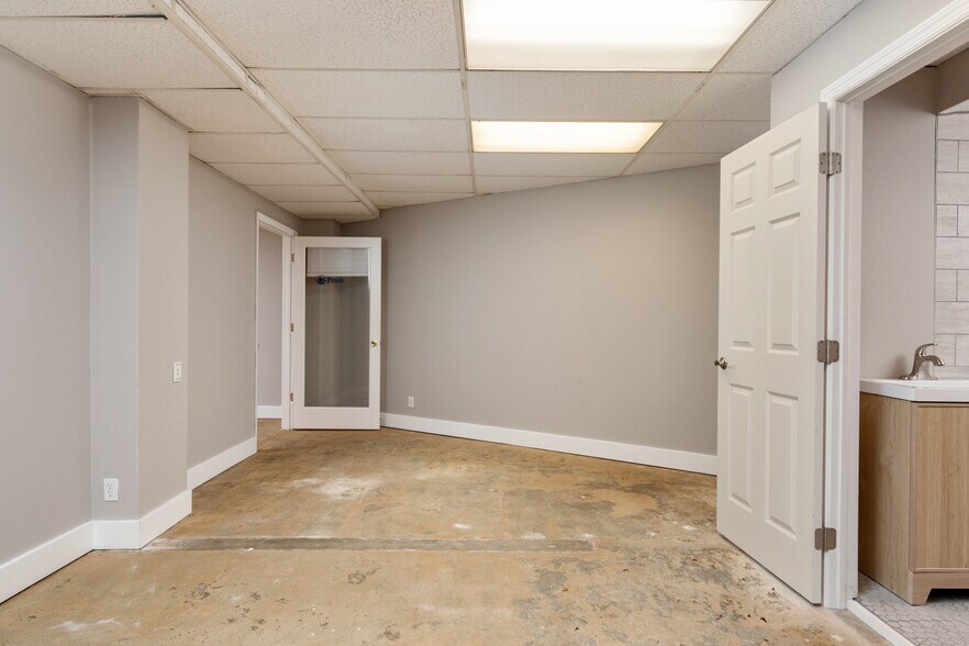 More Photos Of 100 Severn Ave, Annapolis Office Residential For Sale