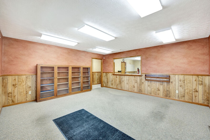 More Photos Of 1 Marty Ln, West Alexandria Medical For Sale