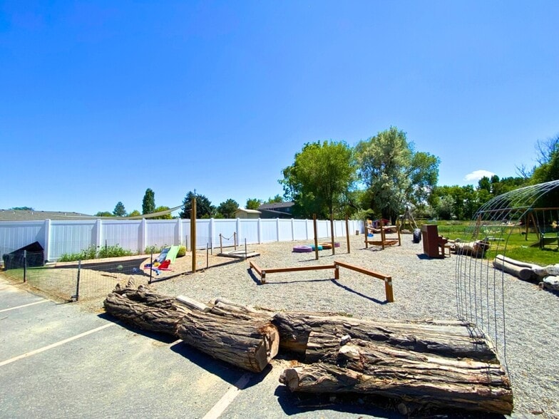 More Photos Of 1830 Addison Ave E, Twin Falls Office For Sale