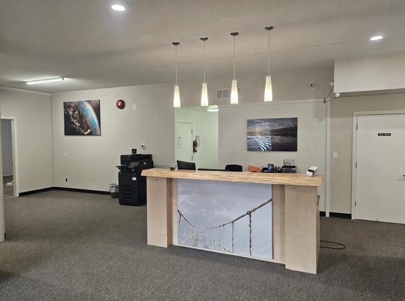More Photos Of 1023 La Salle Av, Prince George Office For Lease