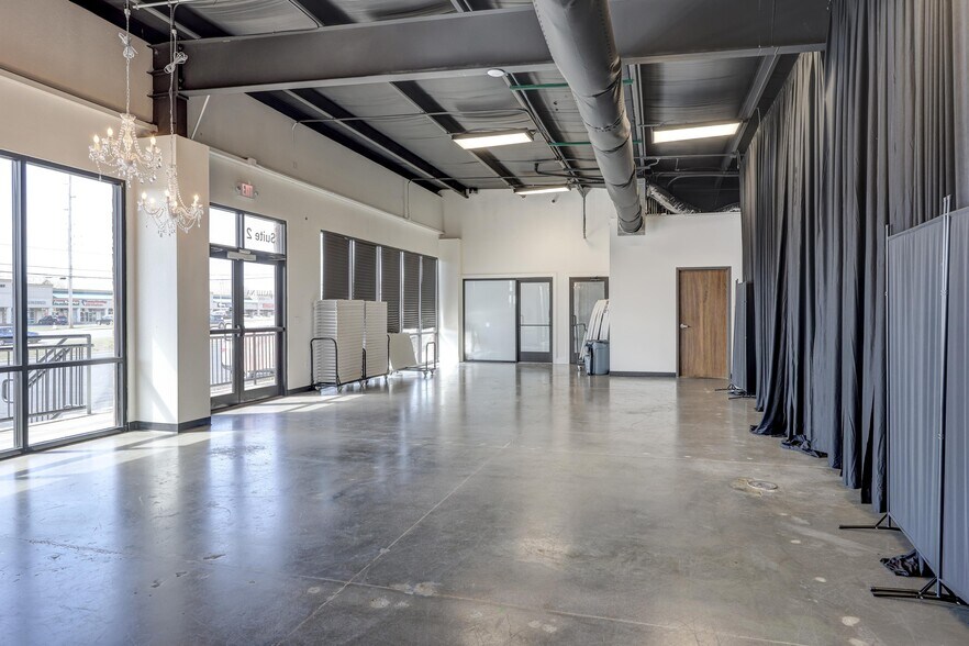 More Photos Of 2715 E 32nd St, Joplin Office For Lease