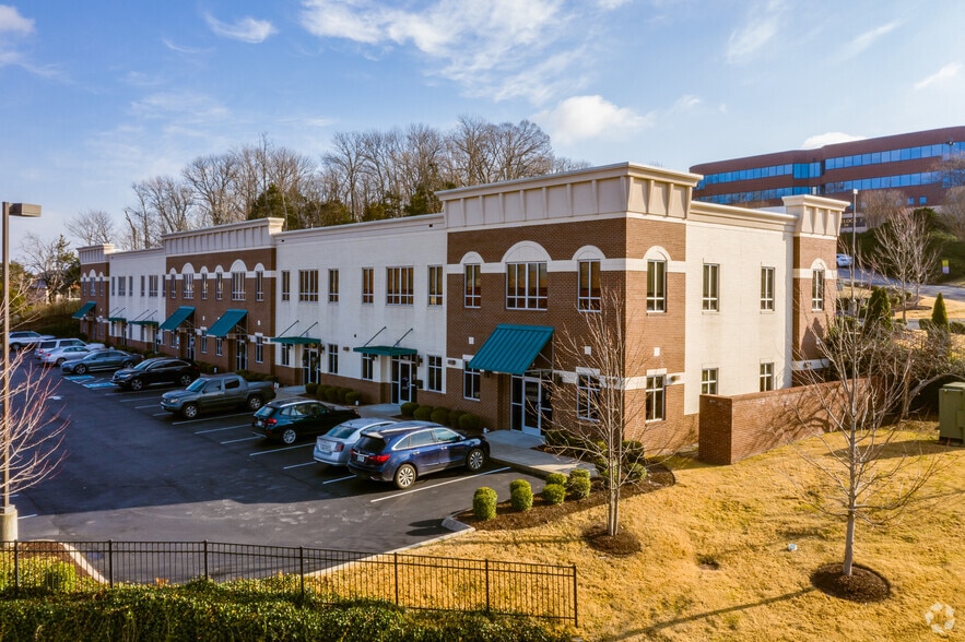 Primary Photo Of 212 Overlook Cir, Brentwood Office For Sale