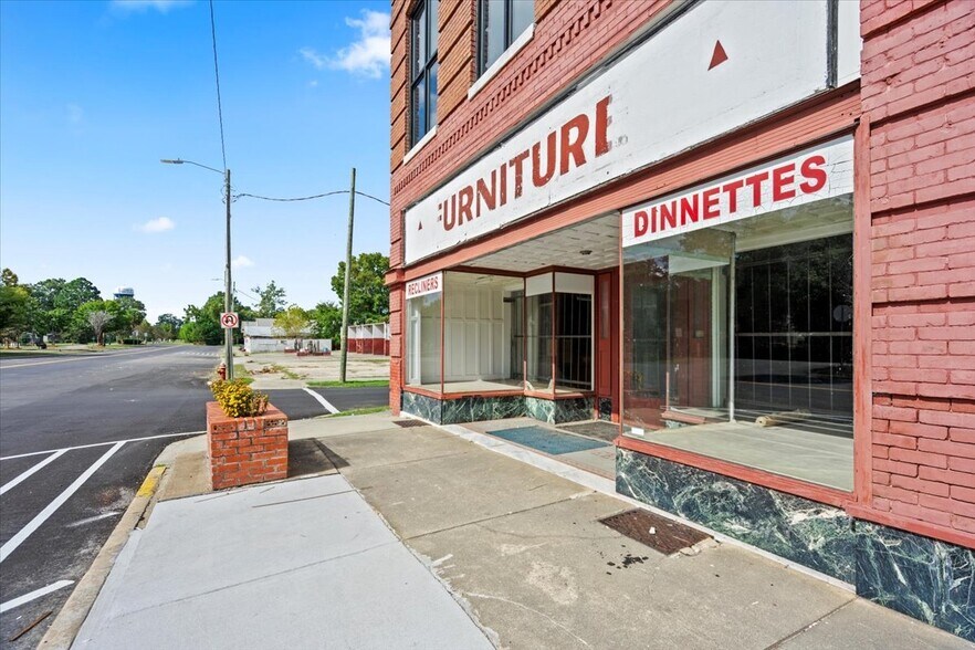 More Photos Of 163 W Main St, Timmonsville General Retail For Sale