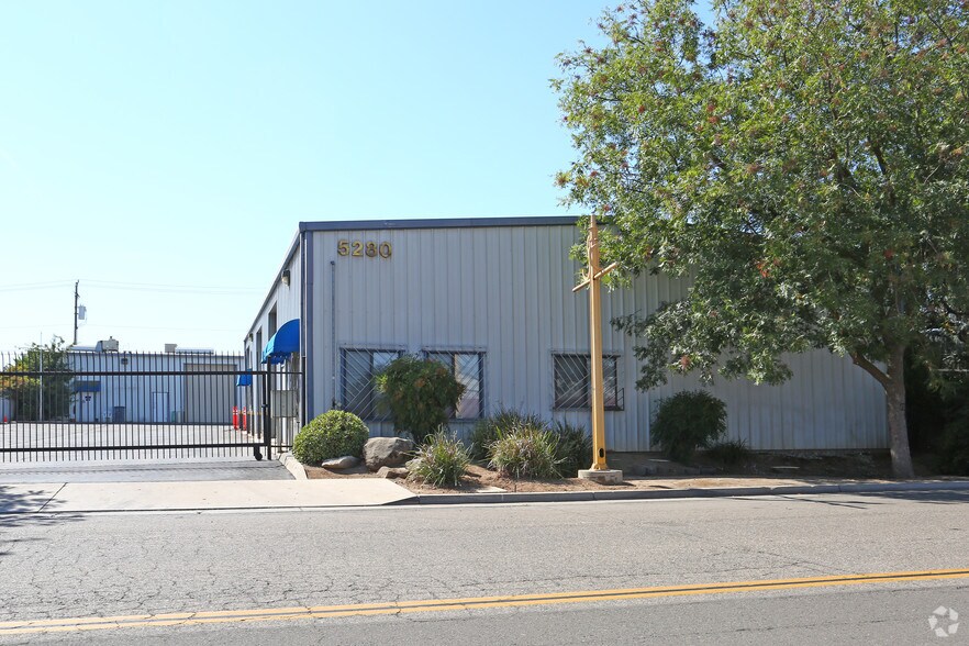 More Photos Of 5282 E Pine Ave, Fresno Warehouse For Lease