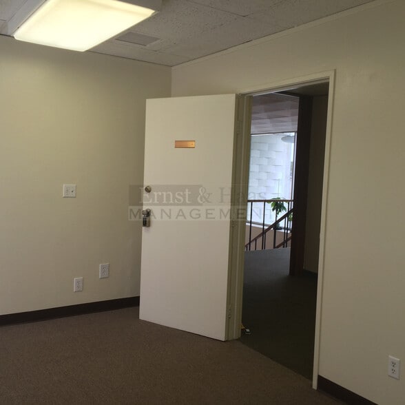 More Photos Of 3646 Long Beach Blvd, Long Beach Loft Creative Space For Sale