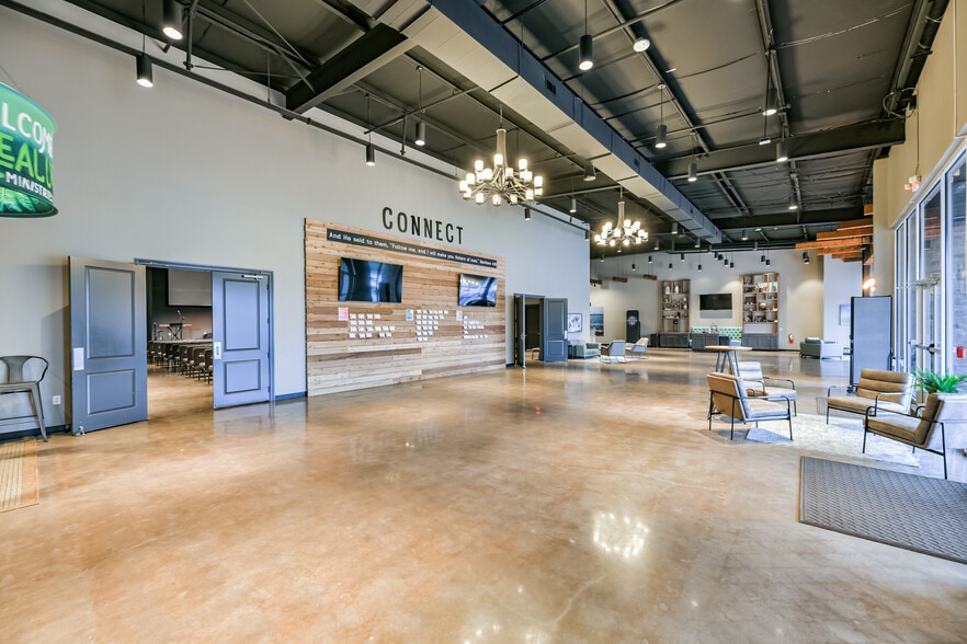 More Photos Of 1222 W Main St, Tomball Religious Facility For Sale