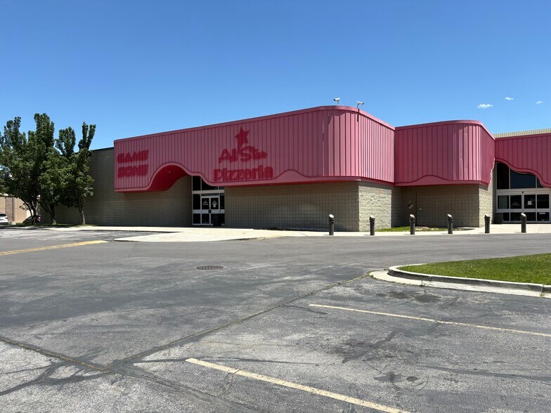 More Photos Of 10535 S State St, Sandy Freestanding For Lease