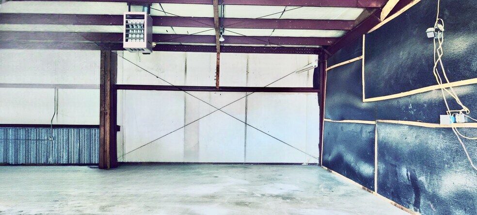 More Photos Of 2617 President Ave Ext, Tupelo Warehouse For Lease