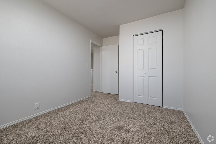 More Photos Of 275 S Fort Ln, Layton Apartments For Sale