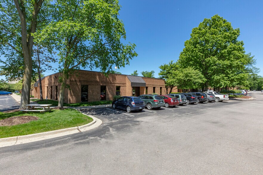 More Photos Of 1300-1390 Eisenhower Pl, Ann Arbor Research And Development For Lease