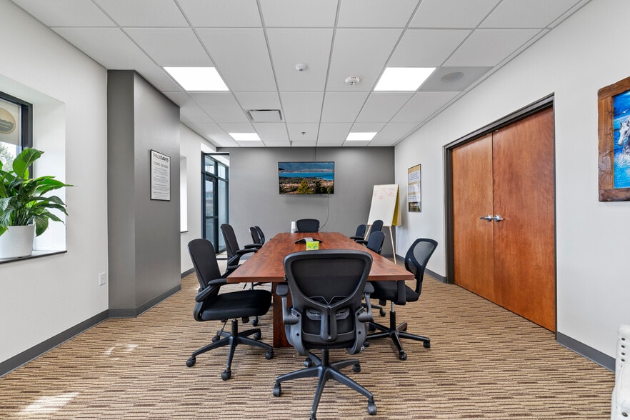 More Photos Of 2026 Bear Mountain Dr, Fort Collins Research And Development For Lease