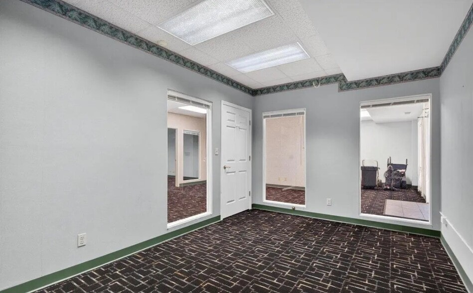 More Photos Of 3111 Normandy Dr, Springfield Office For Sale