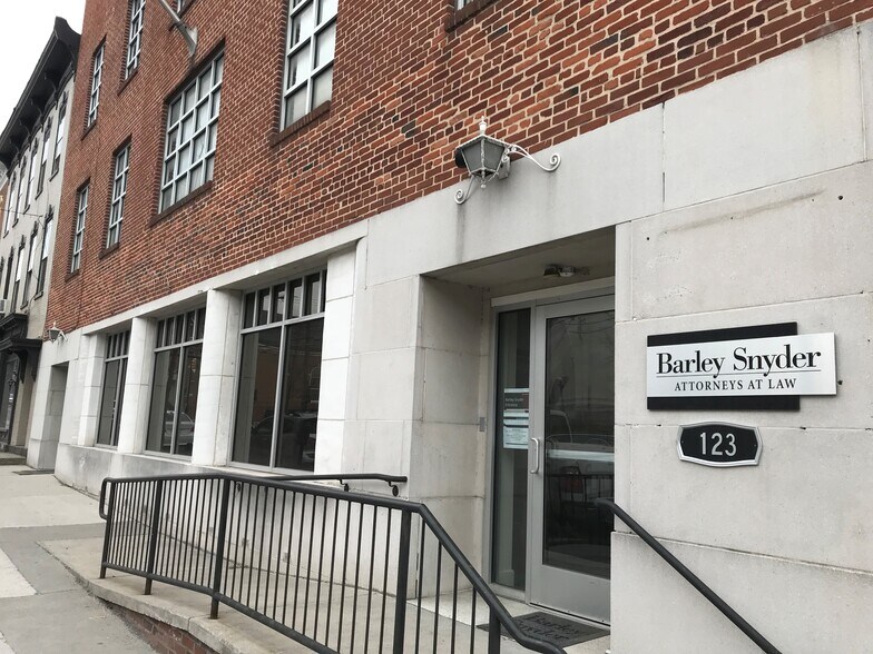 More Photos Of 123 Baltimore St, Gettysburg Medical For Lease