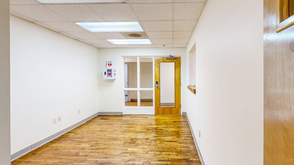 More Photos Of 124 College St, Asheville Office Residential For Lease