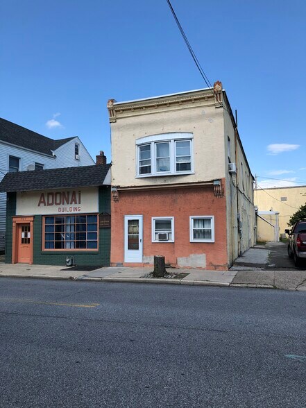 Primary Photo Of 923 Market St, Marcus Hook Apartments For Sale