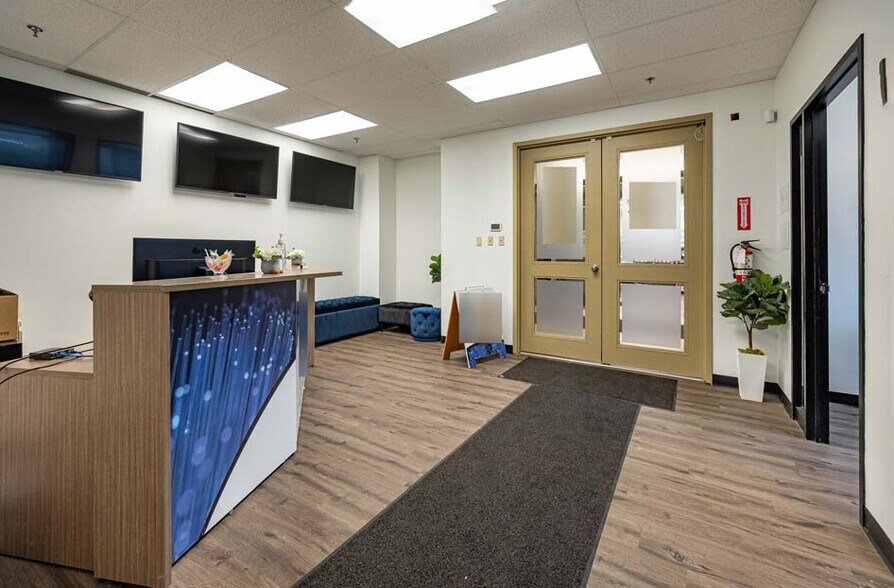 More Photos Of 37 Sandiford Dr, Whitchurch-Stouffville Medical For Lease