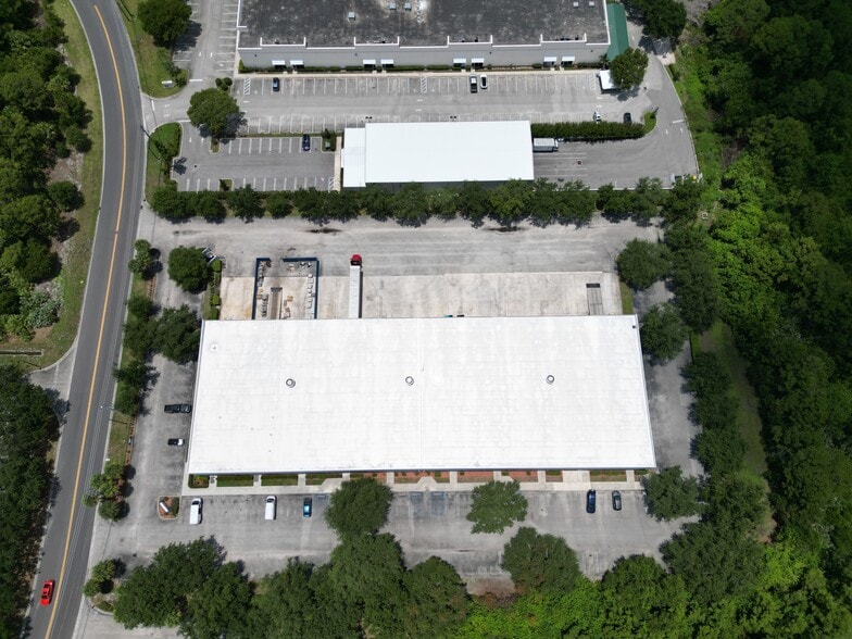 More Photos Of 671-673 NW Enterprise Dr, Port, Port Saint Lucie Manufacturing For Lease