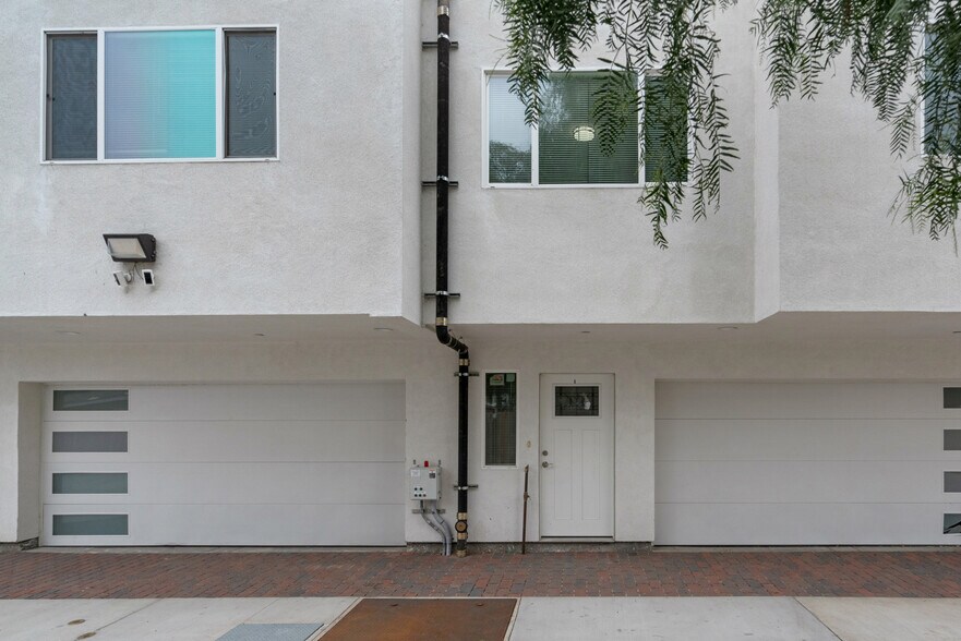 More Photos Of 2042 E El Segundo Blvd, Compton Apartments For Sale
